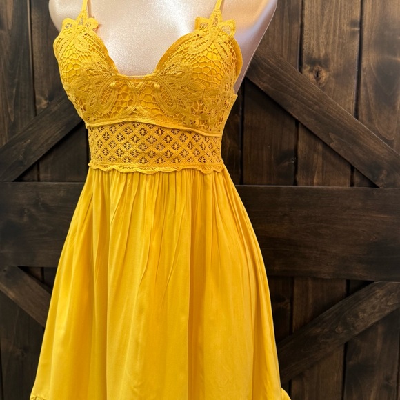 Flowy dress - Picture 3 of 4